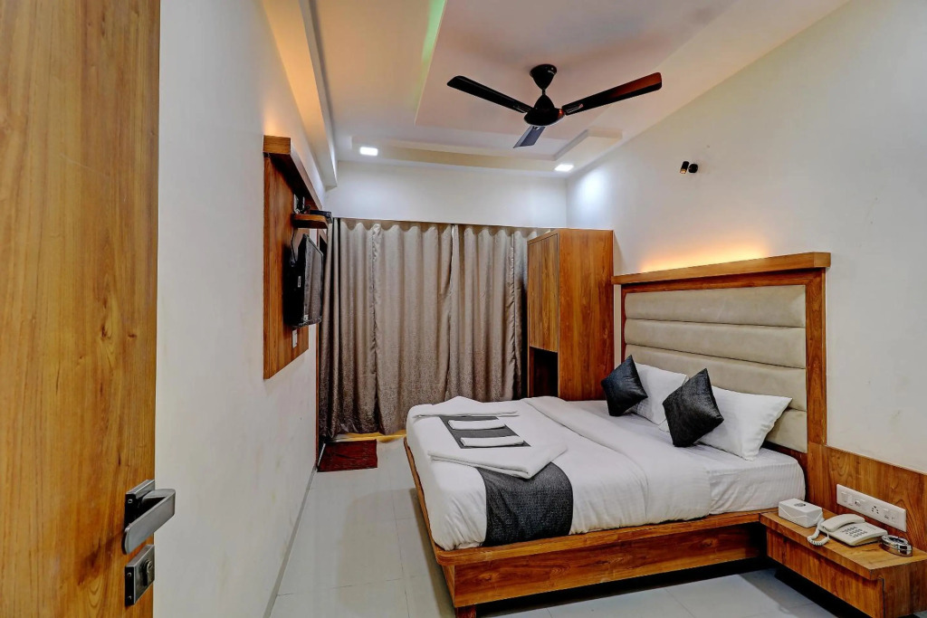 Sun Inn Residency Rabale