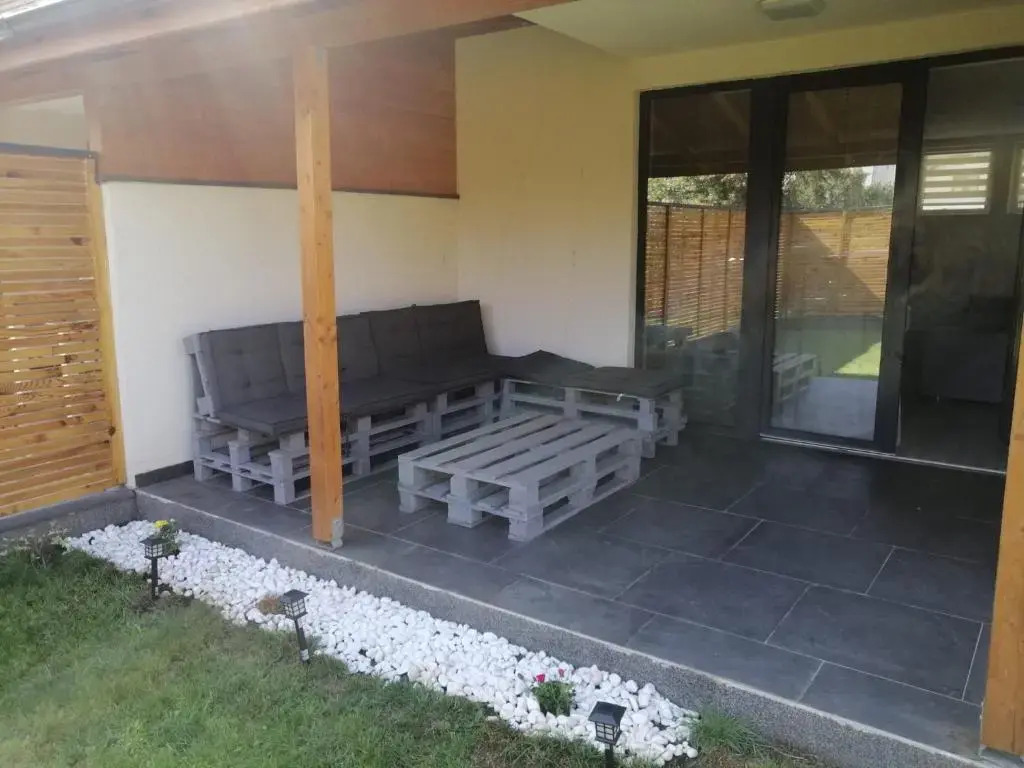 V&V House