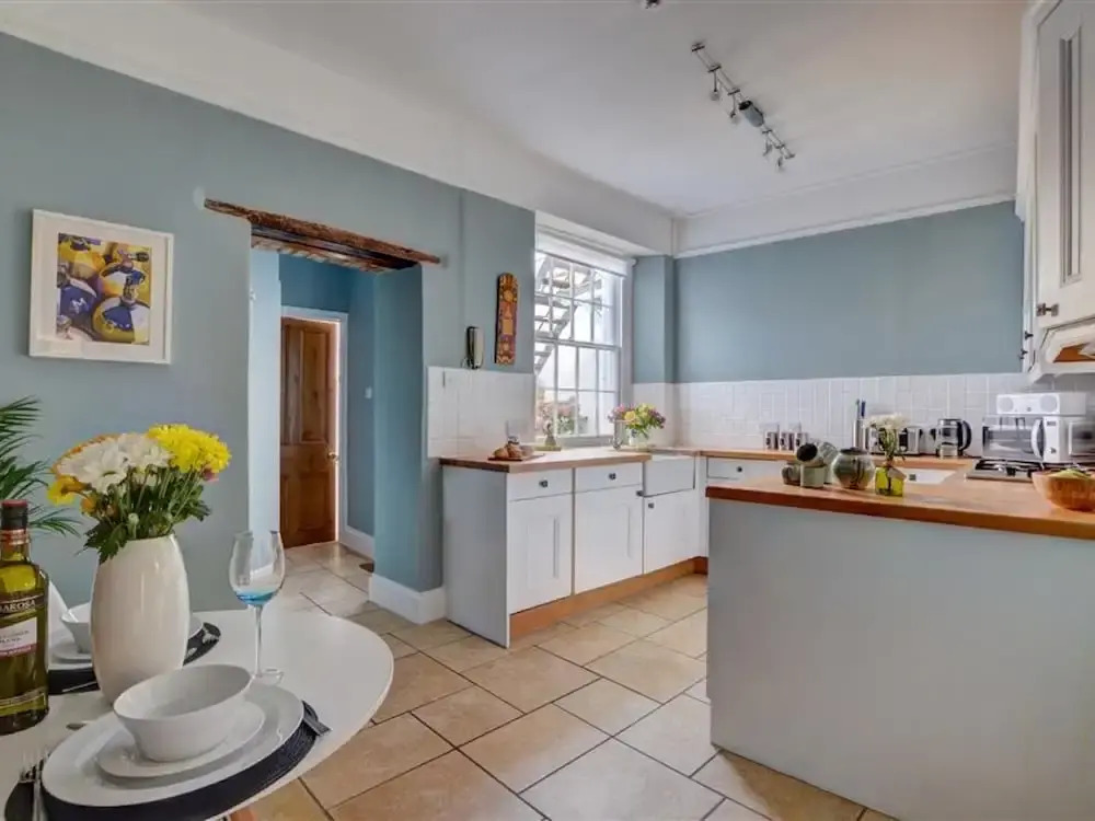Delightful Holiday Home in Appledore With Garden