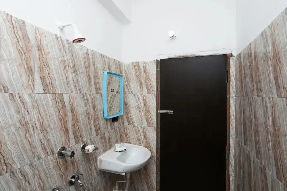 Sterling Inn By OYO Rooms