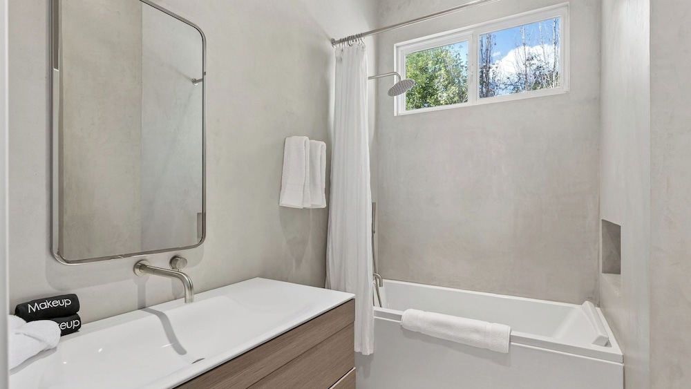Casa Sonoma by Avantstay Private Pool + Hot Tub + Theater Minutes to Sonoma Plaza + Top Wineries