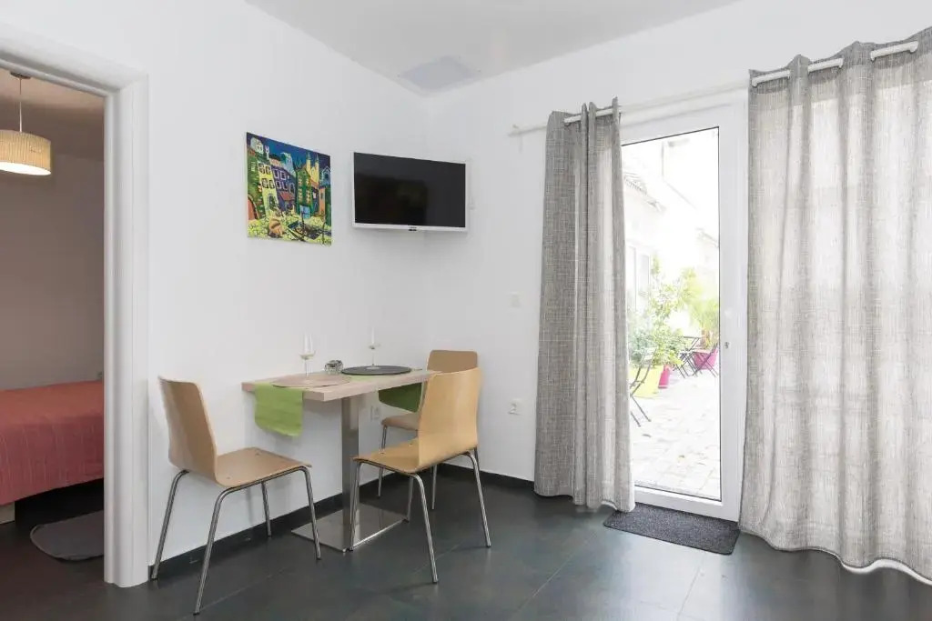 Apartment Lauro Opatija, ground floor, parking, near sea
