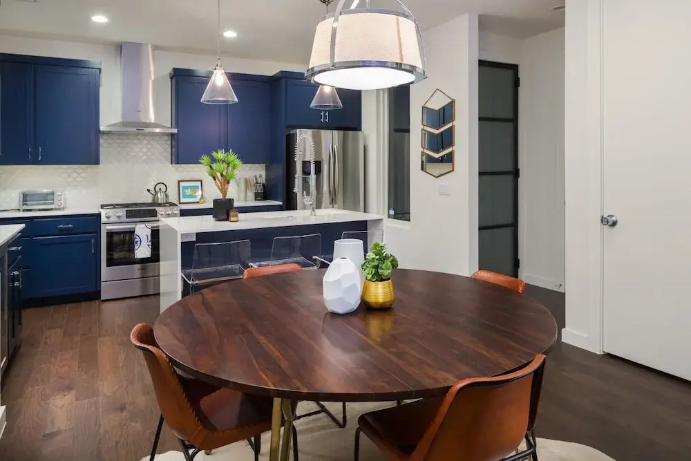 Modern 3br W/ Loft - Cozy Patio In Fenced Backyard 3 Bedroom Home