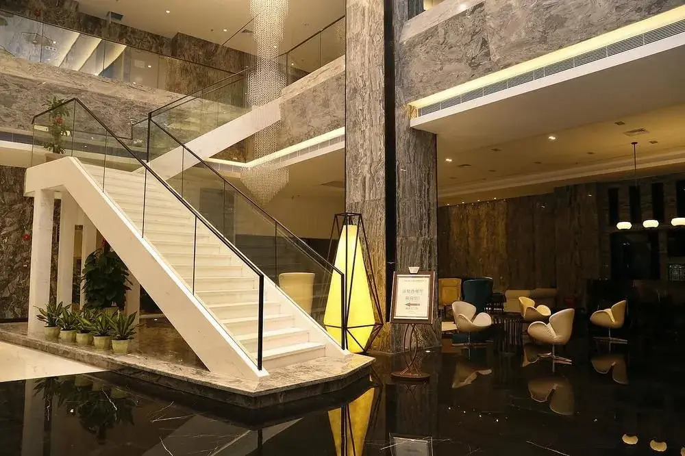 Green Oriental Hotel (Shenzhen Pinghu South China City Hehua subway station)