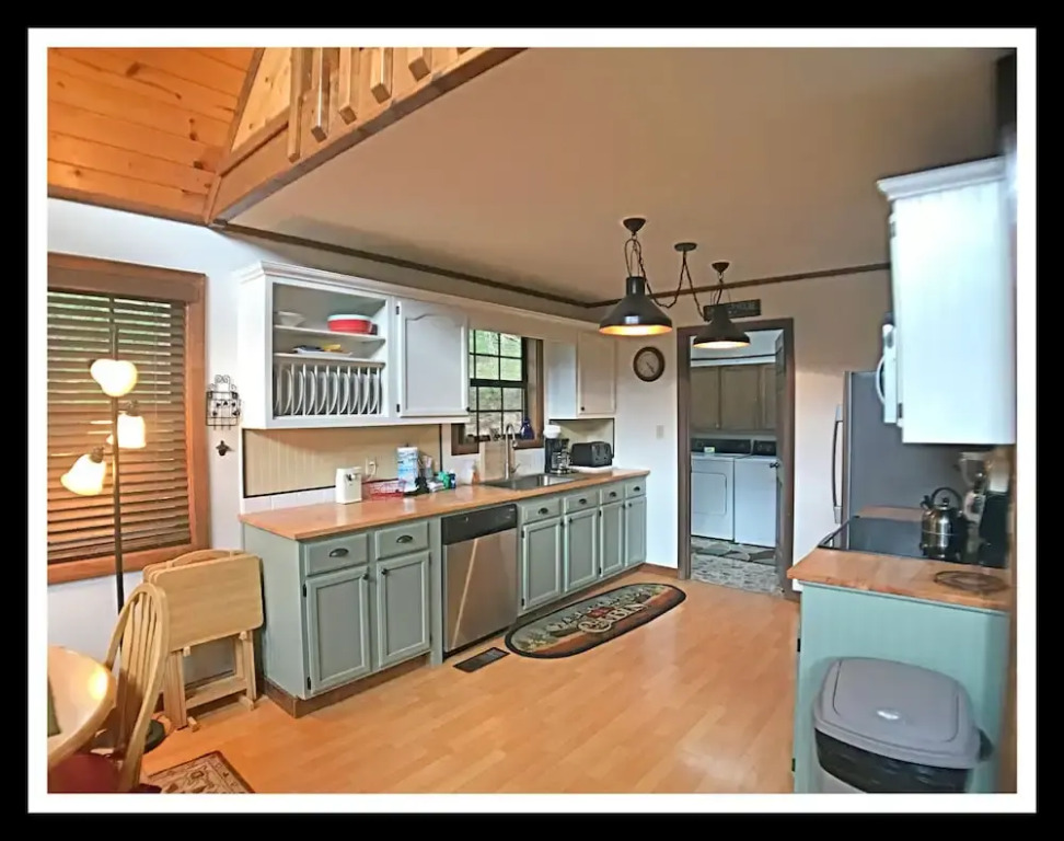 Shaconage 2 Bedrooms 1.5 Bathroom Cabin