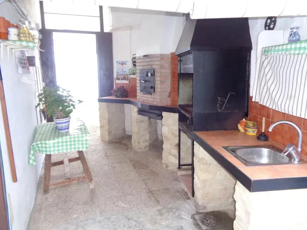 House With 4 Bedrooms in Escañuela, With Wonderful City View, Private