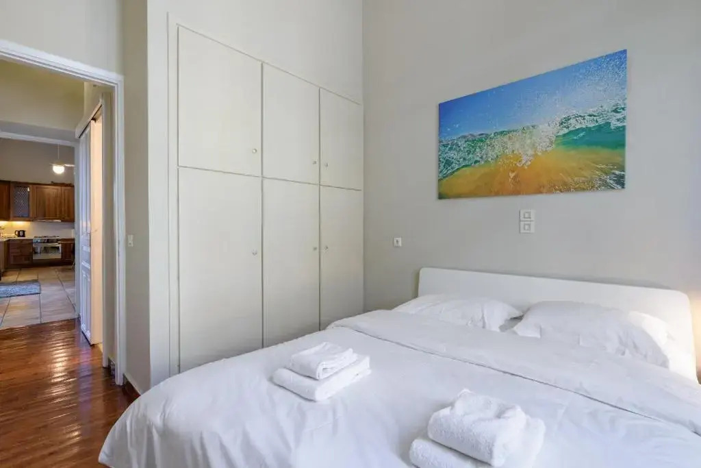 A Beautiful 2 bdr House in the Heart of Plaka