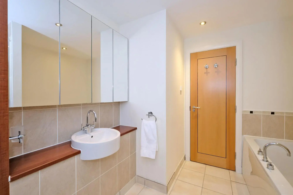 Deluxe and Secure Apartment Close to Aberdeen City Centre