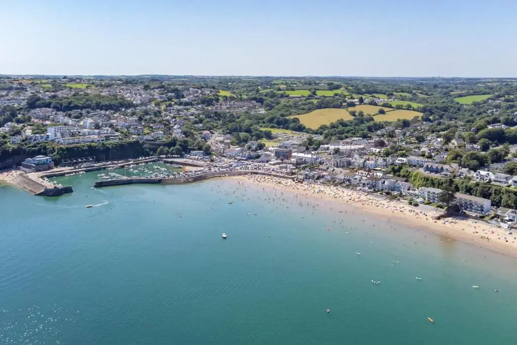 Pleasant View - Direct Beach Access Sea Views and Parking