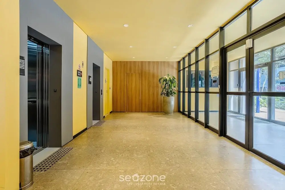 Studio em Cond. c\/ piscina prox. do metrô ENP0607