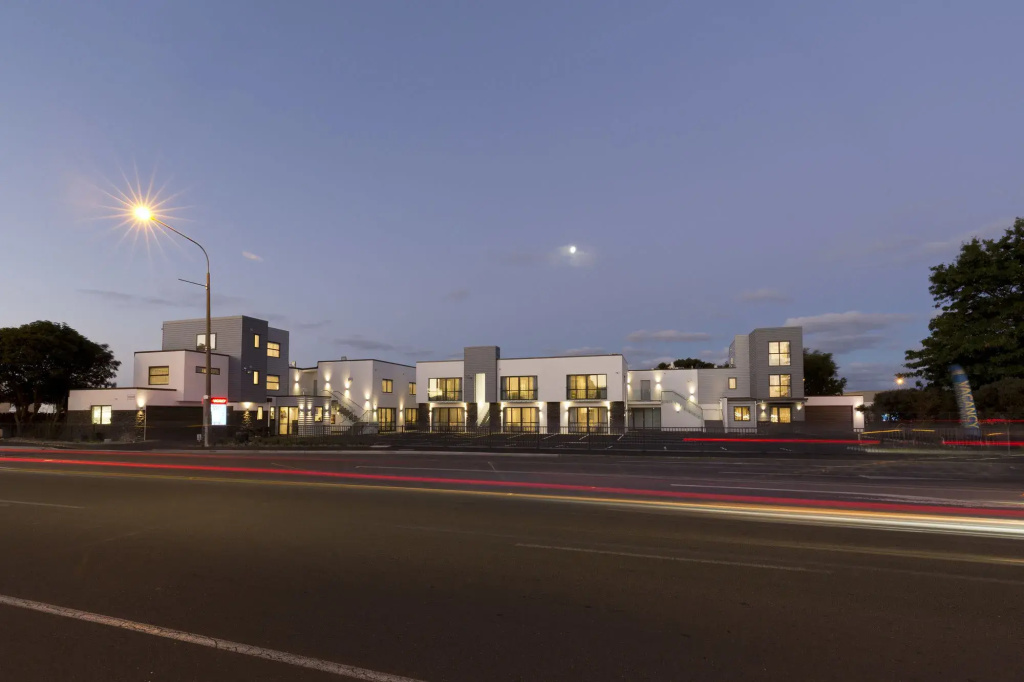 2 on Whiteleigh and 239 on Lincoln Motel