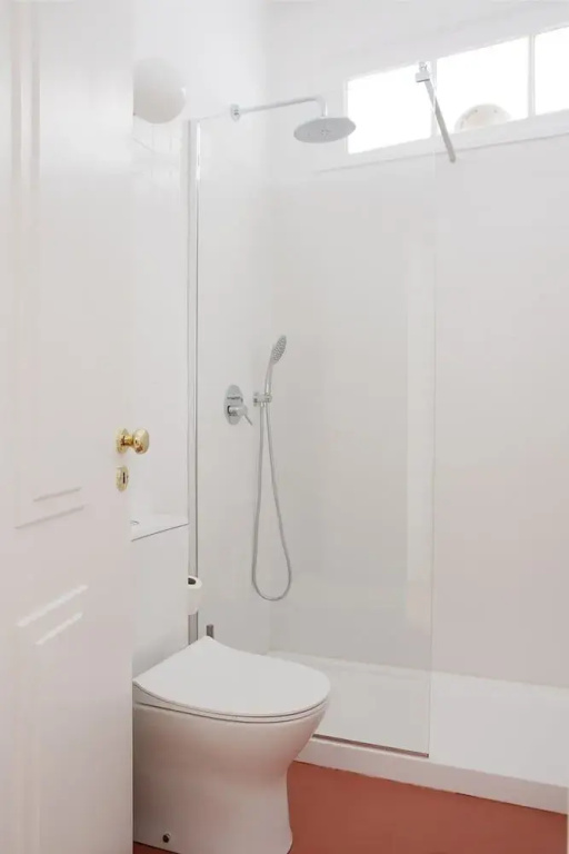 Renovated Charming Apartment with Terrace in Lapa