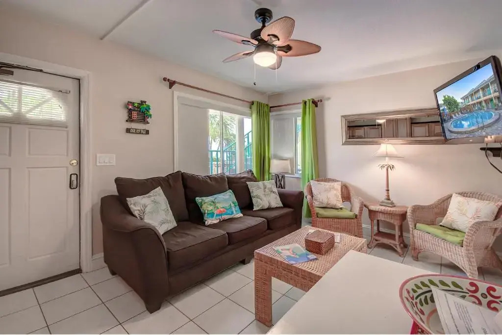 Five Palms Suite 109 - Daily - Weekly - Monthly