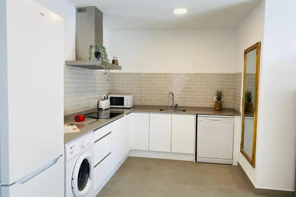 70 M2, APARTAMENTO CERCA DE LA PLAYA, APTO MINUSVALIDOS