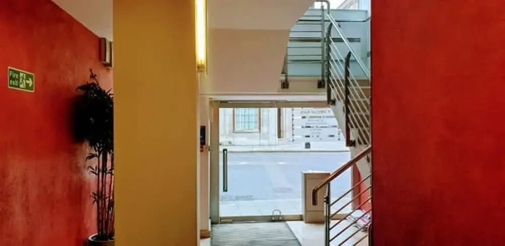 Modern Aircondition 2 Beds 2 Bath Victoria Station
