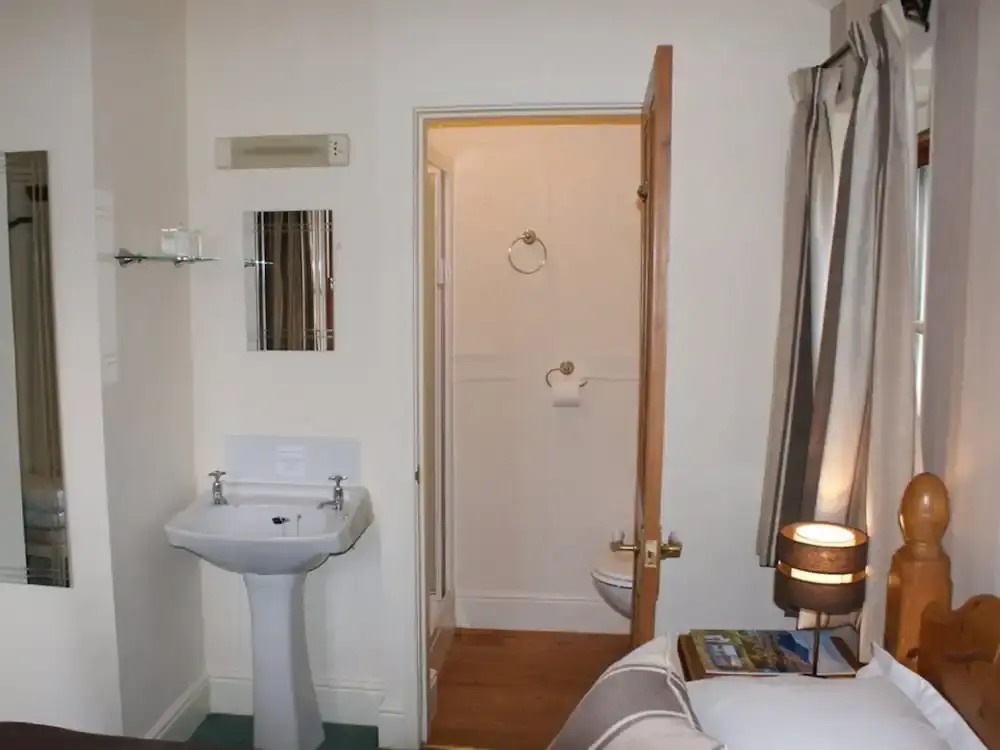 No.4 Guest House