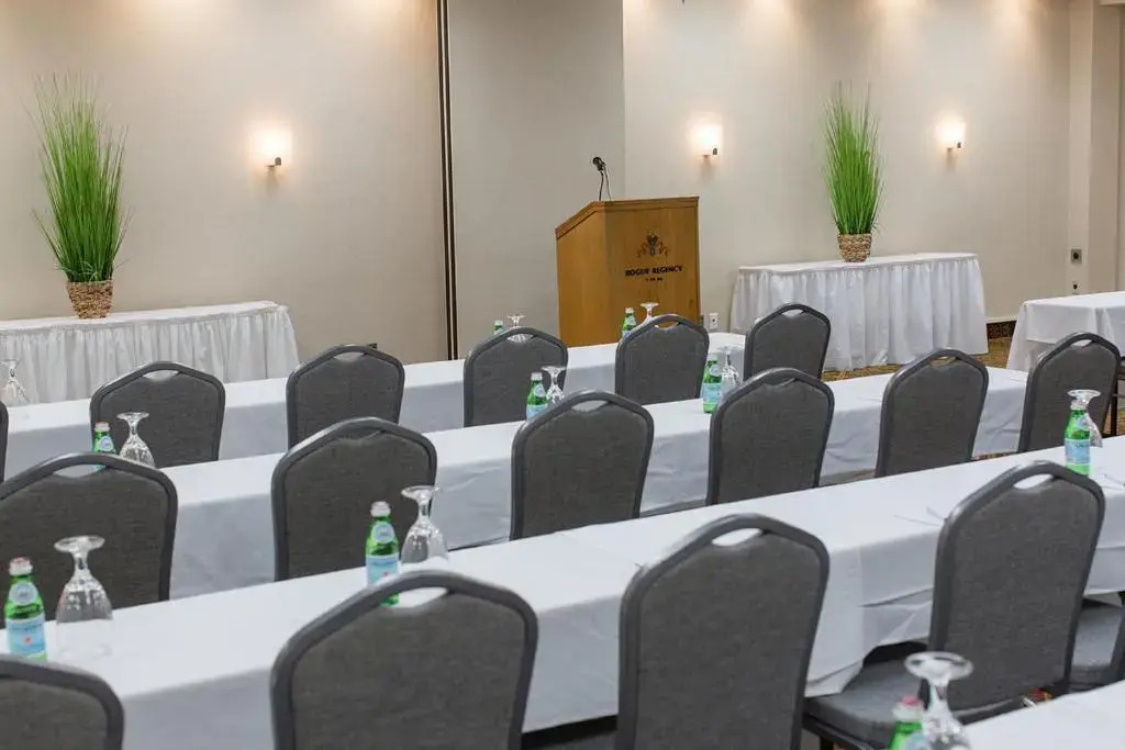 Rogue Regency Inn Medford Airport