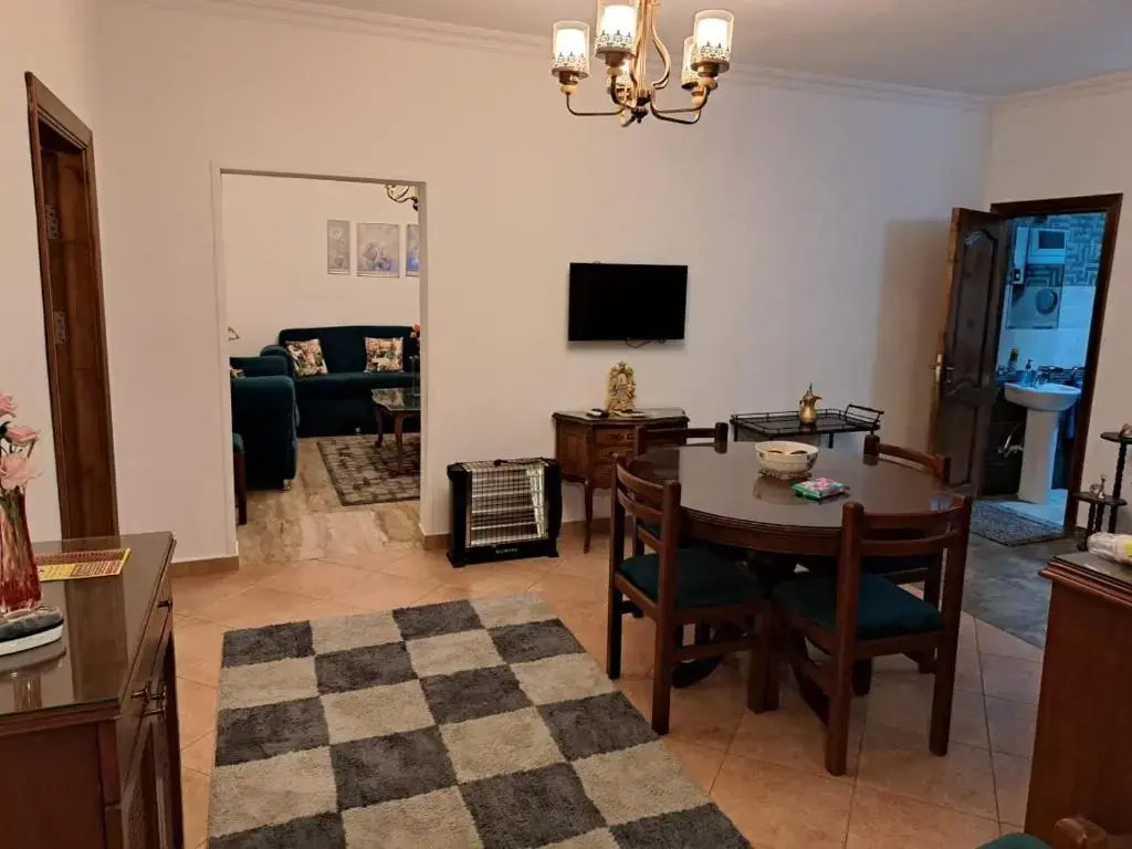 Three bedrooms apartment Nile view maadi