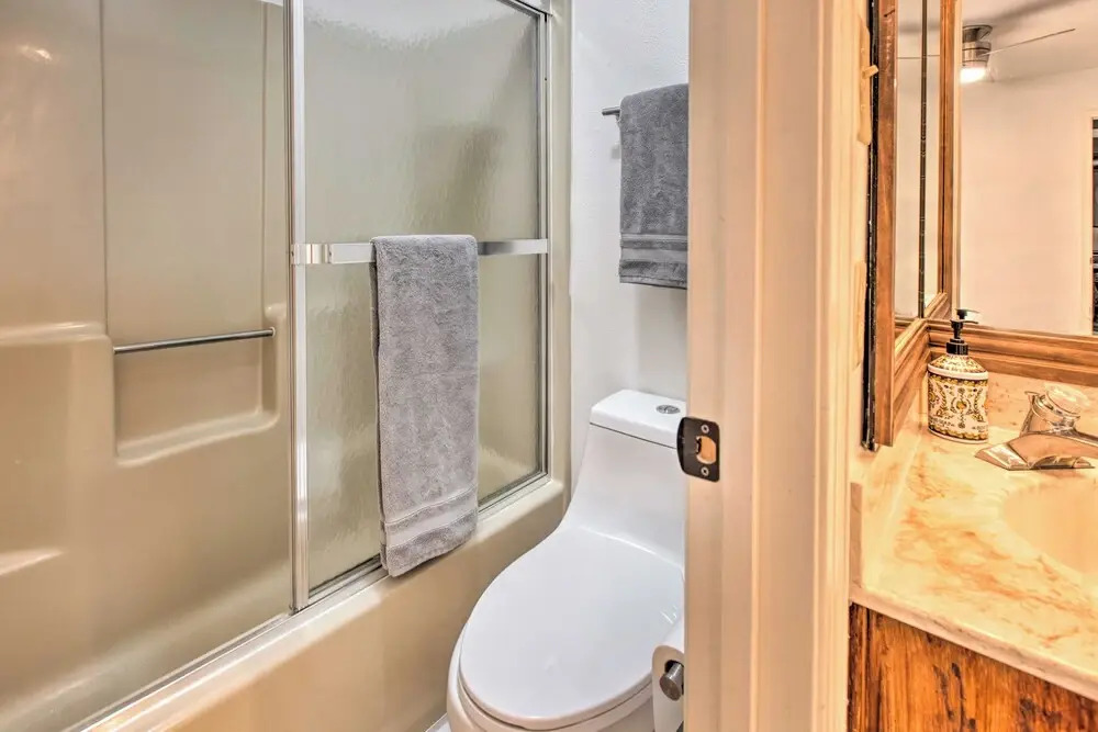 2 Blocks to Skiing & Mtb: Angel Fire Condo