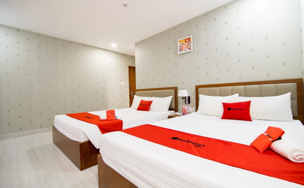 RedDoorz Plus @ Trung Son Residence