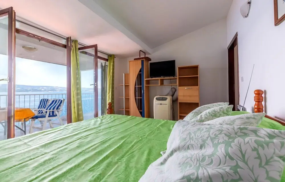 Amazing Apartment in Lokva Rogoznica With Wifi and 2 Bedrooms