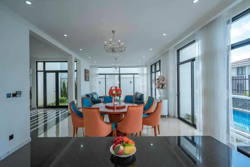 IDC White House Ha Long FLC Golf & Resort