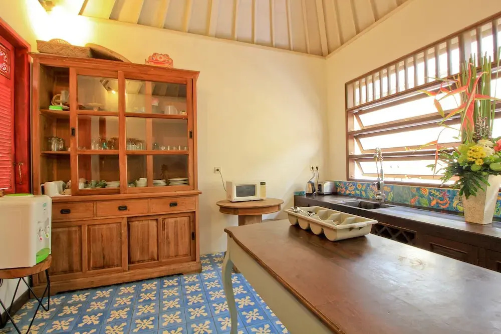 Villa Mimpi - Spacious Luxury 1BR Villa with Pool, 350m from the Beach