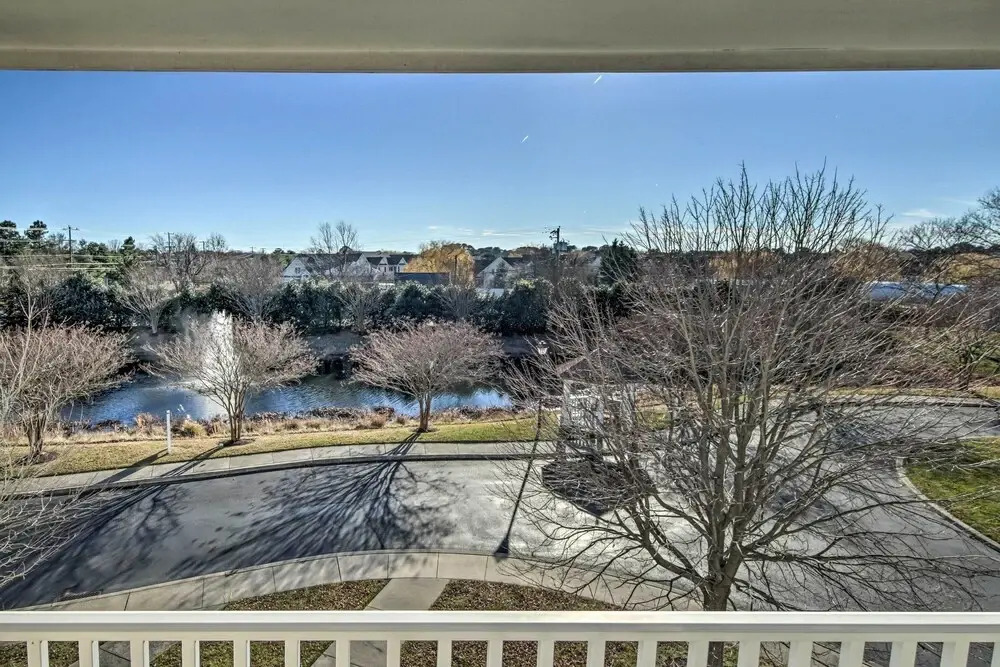 2 Mi to Bethany Beach: Condo w/ Deck & Pool Access