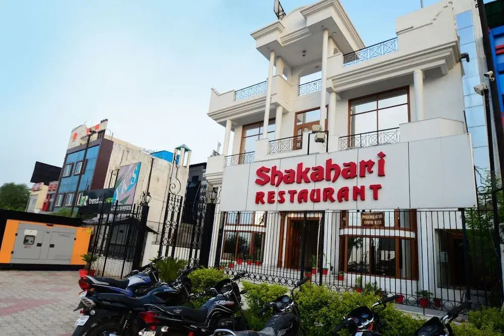 Capital O 7200 Hotel YKS