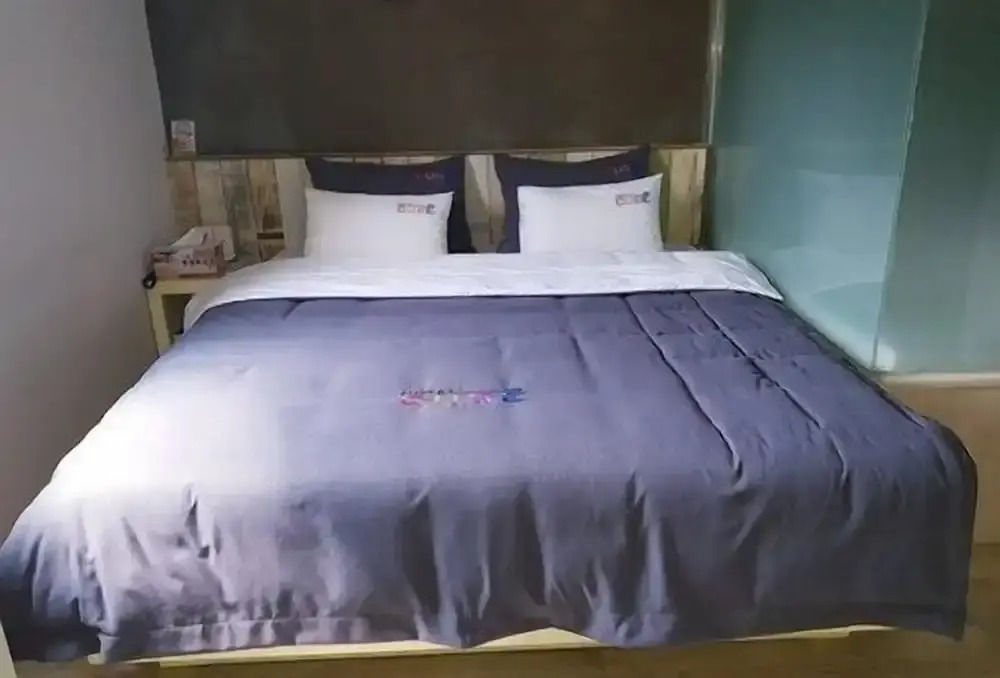 Cube Hotel