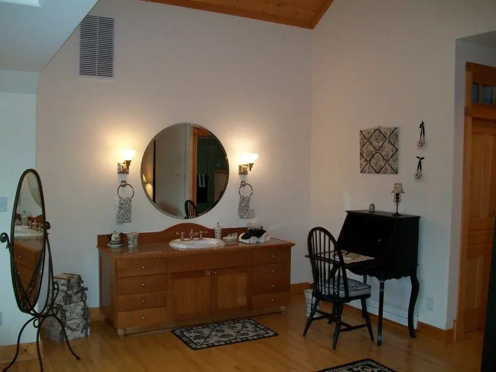 The Lodge at Trout Creek Bed and Breakfast