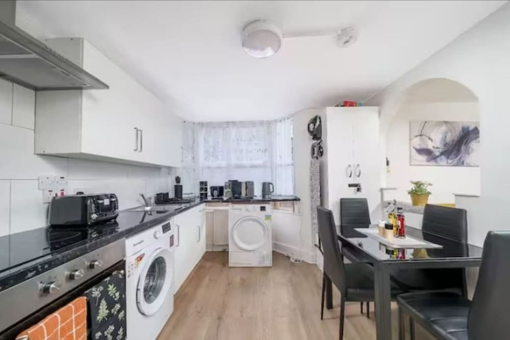 Cozy 2BR Family Apartment - London N22 Sleeps 6