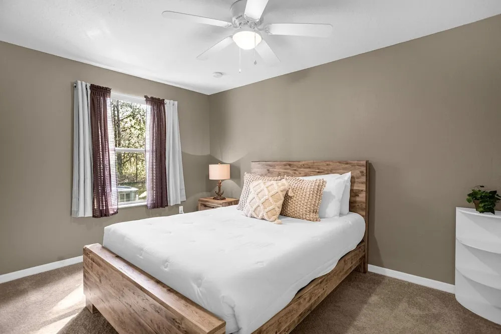 Upstay Sunny 3BR Orlando Home w Patio Near Disney