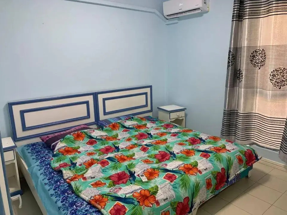 Well equipped peaceful 3 bedroom apartment