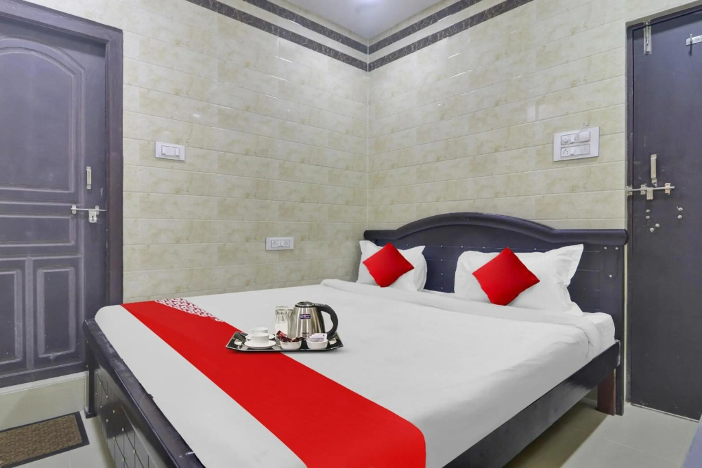 OYO Flagship 70400 Hotel Ashoka Classic