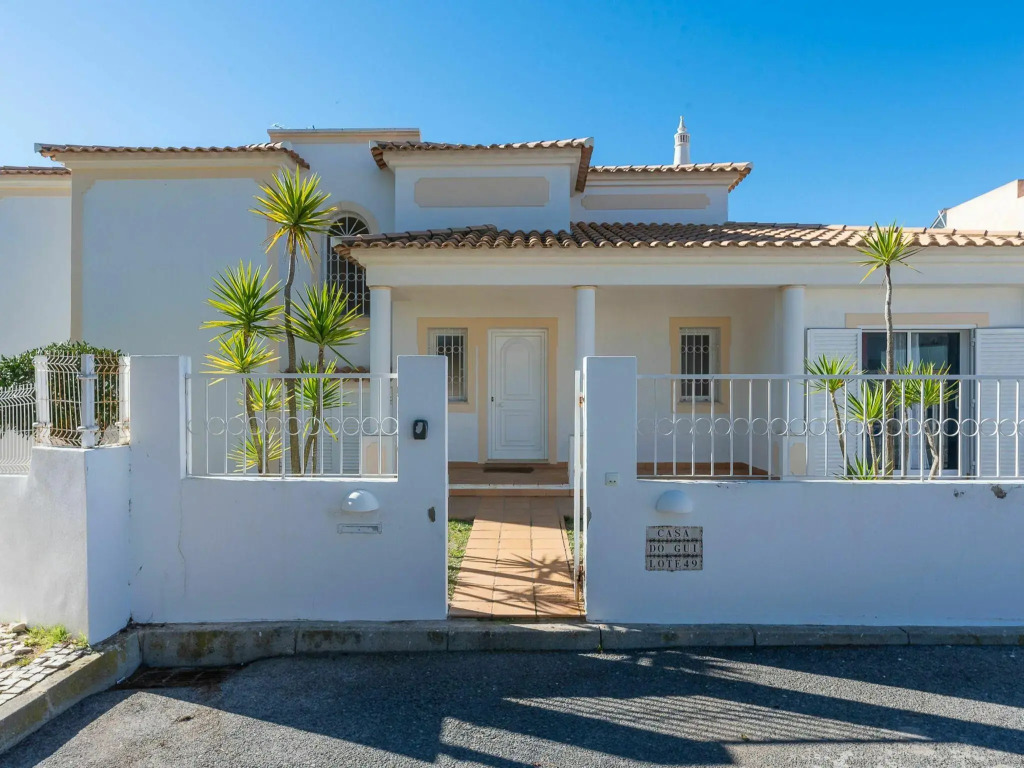 Luxury villa in Albufeira with private pool and 300 m from the beach of Gale
