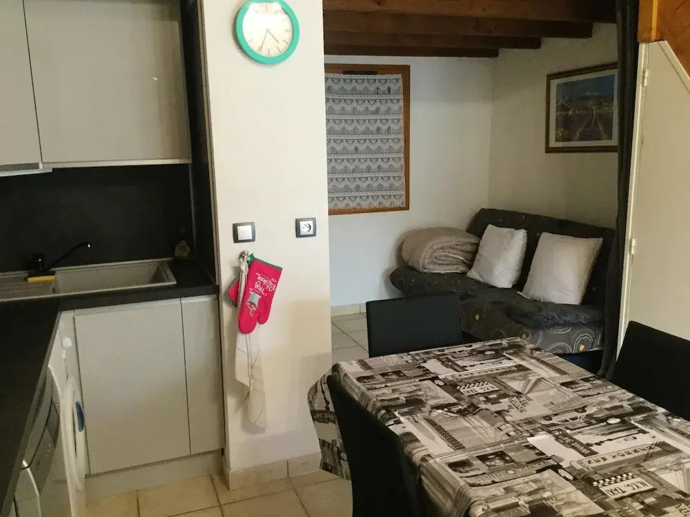 House With one Bedroom in Saint-martin-de-brômes, With Shared Pool and Enclosed Garden