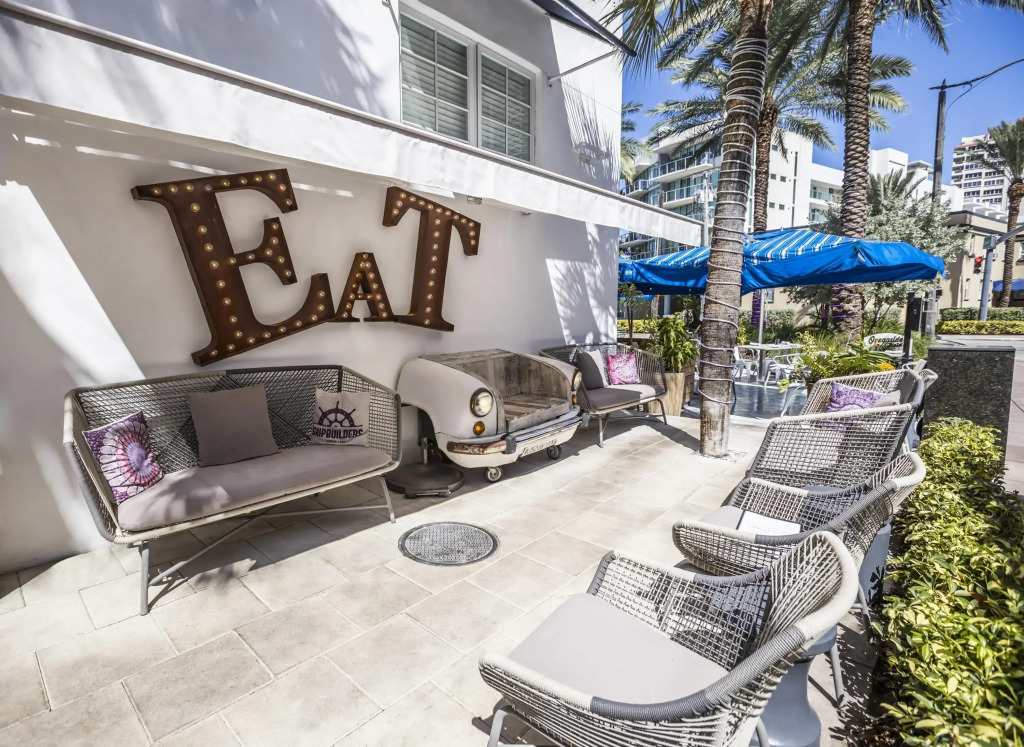 Oceanside Hotel and Suites