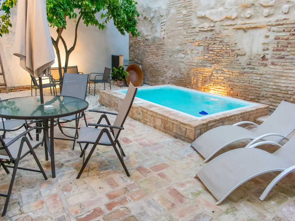 Charming Holiday Home in Fuentes de Andalucía With Pool