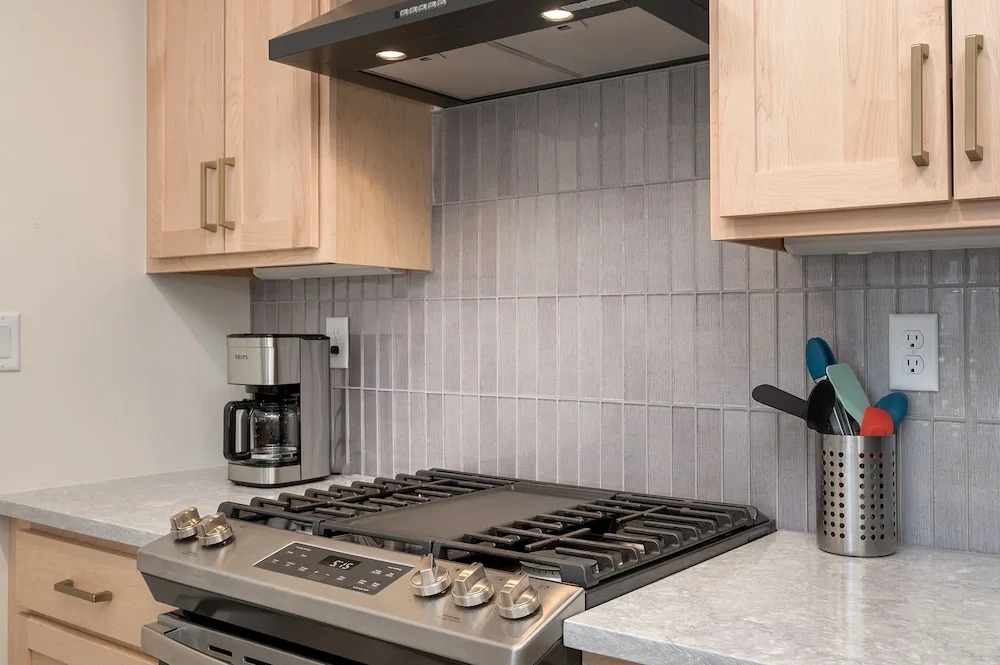 Ski Idlewild 1 Bedroom Condo by RedAwning
