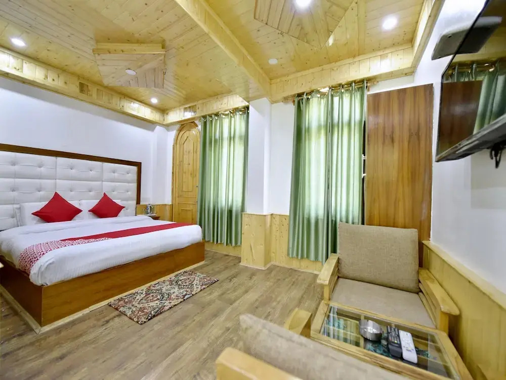 The Avenue River Side Hotel - Near Volvo Bus Stand Manali