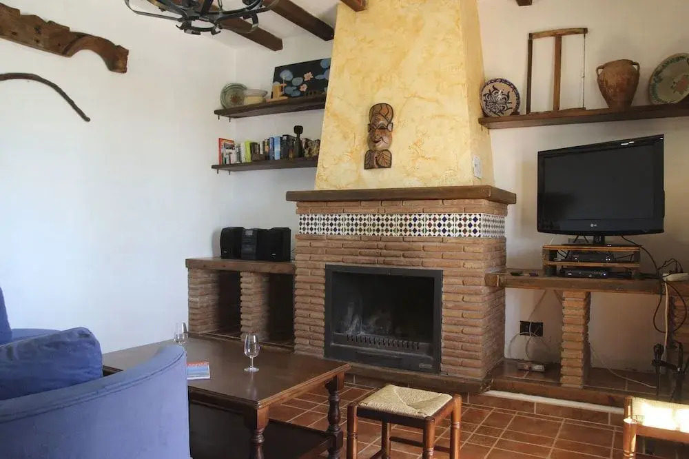 Casa Adrian Almachar by Ruralidays