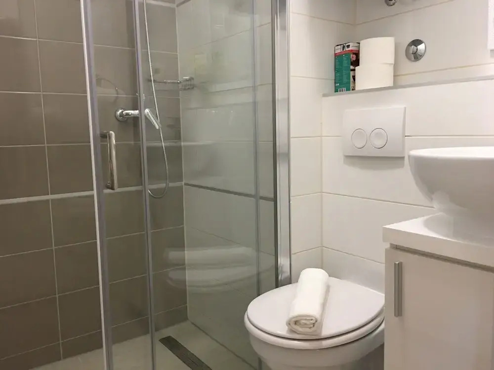 Rooms and apartments Paese