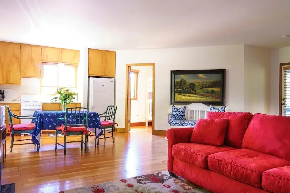 The Leland Lodge