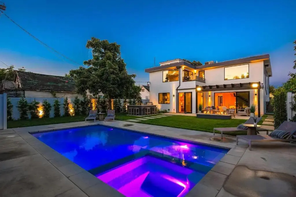 Curson Modern