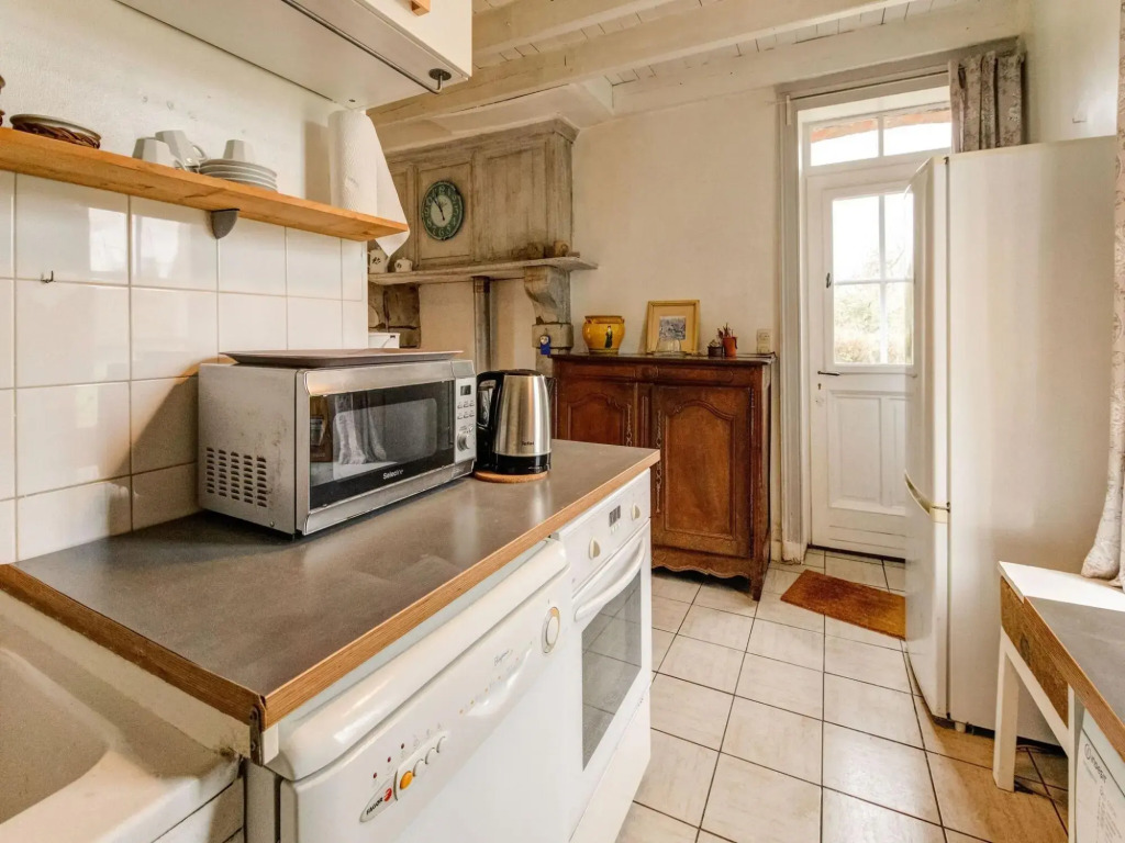 Pretty Holiday Home in Golleville with Private Garden