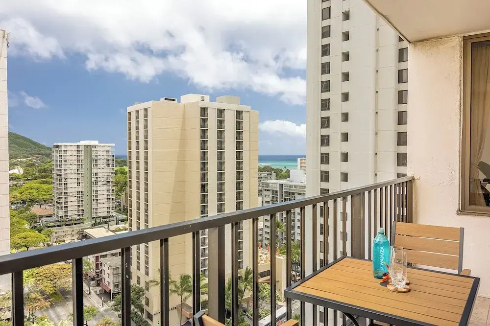Waikiki Banyan 1BR Condos with No Parking