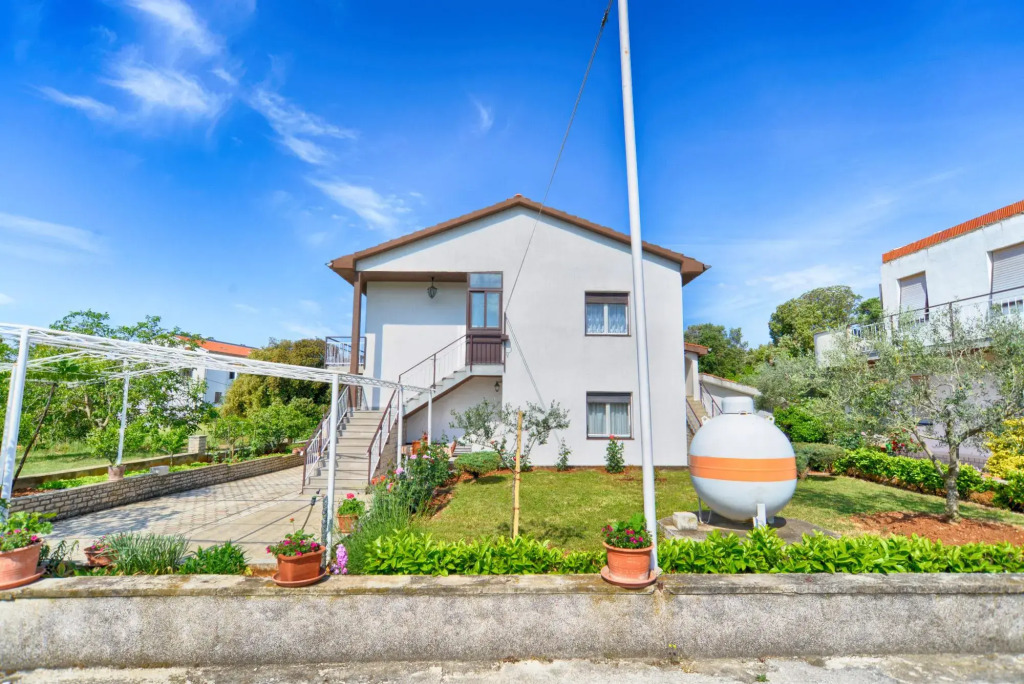 Apartment 1633
