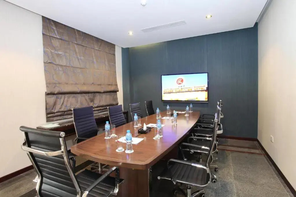 Ramee Guestline Hotel Qurum