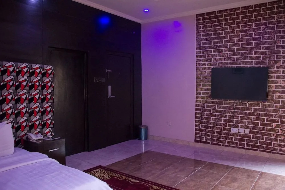 Extended Stay Grand Hotel